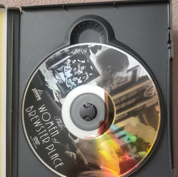 Oprah Winfrey's Movie/ DVD - Picture 3 of 4